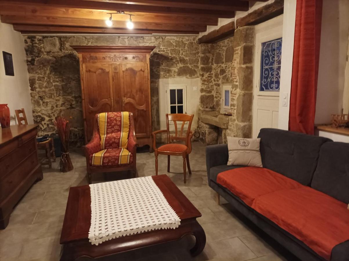 Gite Le Coumis 1370 Saint-Salvy-de-la-Balme Bagian luar foto